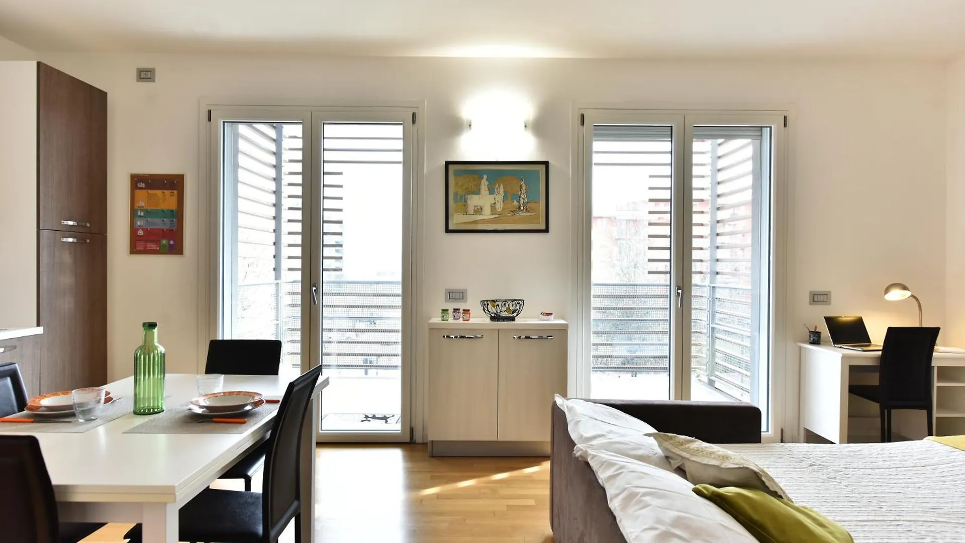 Apartment Caseospitali - Casa Kikka Elegante Appartamento Con Balcone In Nuovo Condominio Cernusco Sul Naviglio Italy