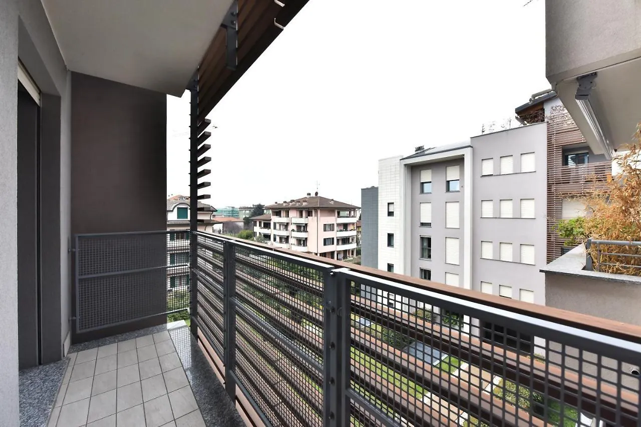 Apartment Caseospitali - Casa Kikka Elegante Appartamento Con Balcone In Nuovo Condominio Cernusco Sul Naviglio