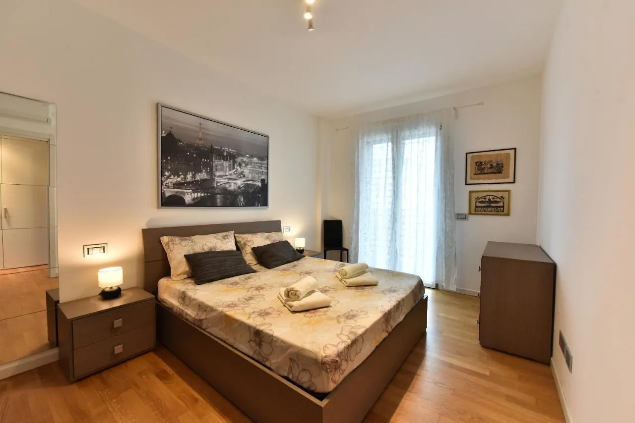 Caseospitali - Casa Kikka Elegante Appartamento Con Balcone In Nuovo Condominio Cernusco Sul Naviglio