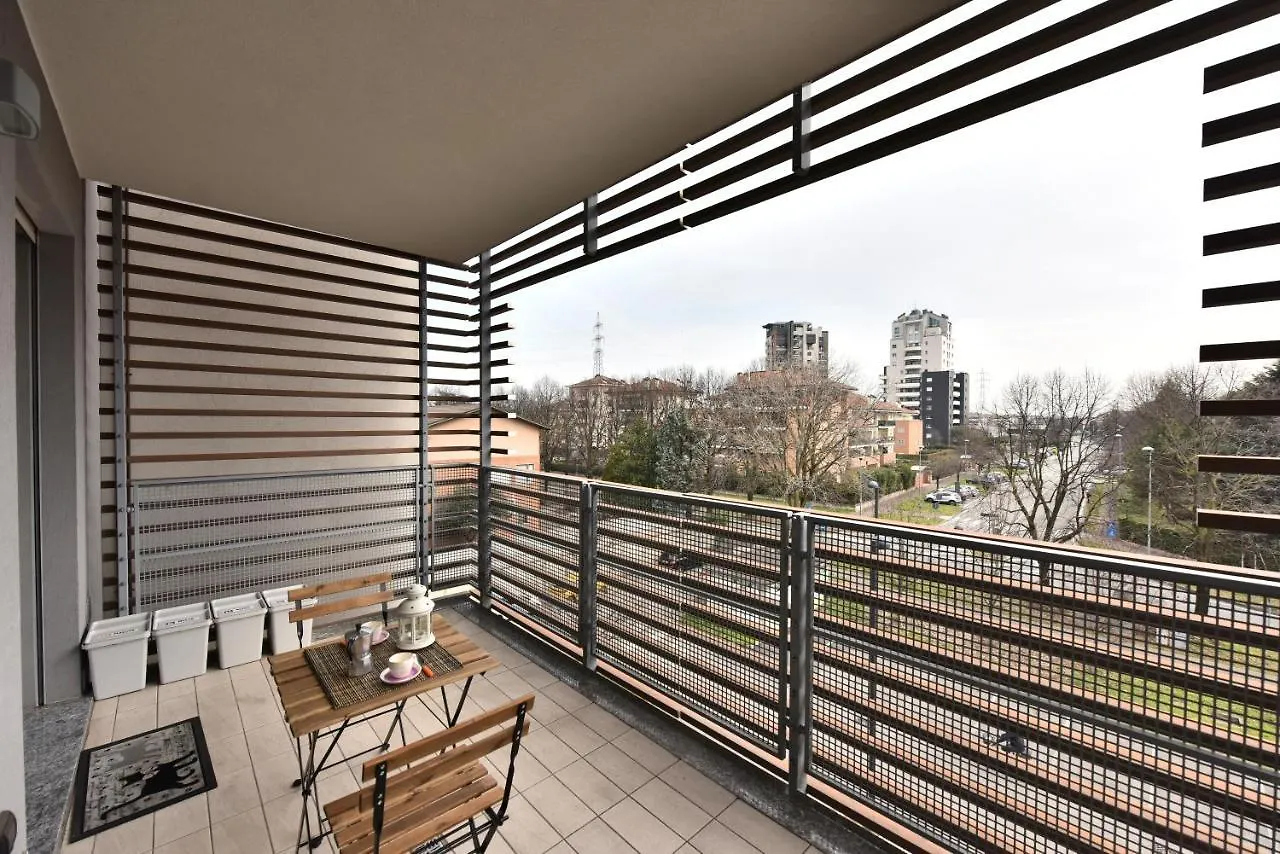 Apartment Caseospitali - Casa Kikka Elegante Appartamento Con Balcone In Nuovo Condominio Cernusco Sul Naviglio
