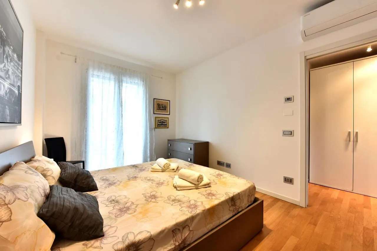 Caseospitali - Casa Kikka Elegante Appartamento Con Balcone In Nuovo Condominio Cernusco Sul Naviglio